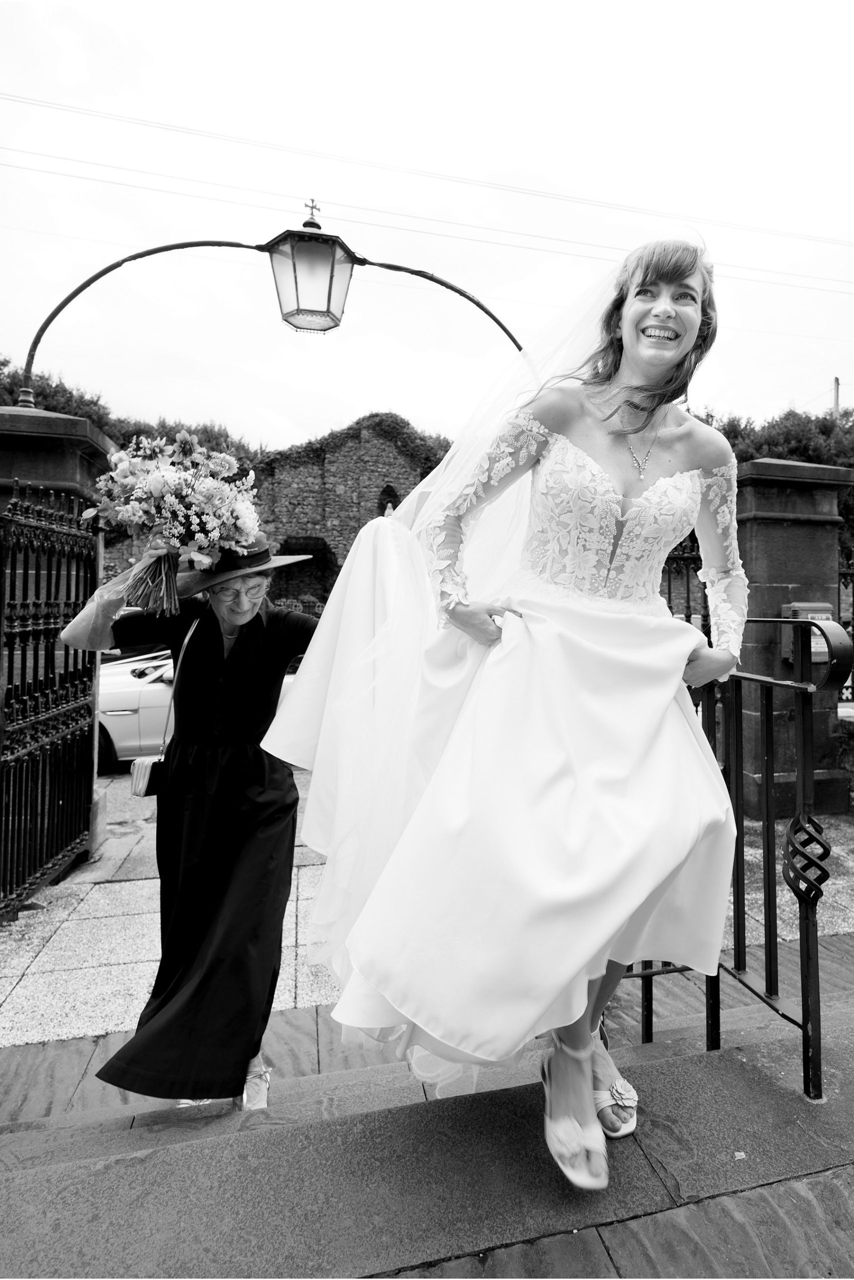 bride arrives at the church in Kilrush