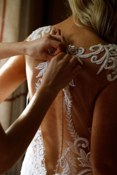 tiny buttons on the back of the wedding dress