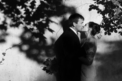 a kiss in the sunshine at Barnabrow House wedding